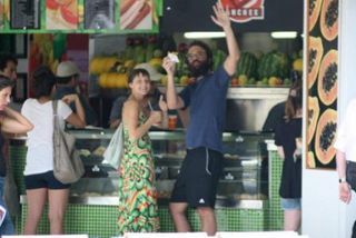 Mallu e Camelo: passeio no Leblon