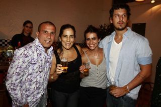 Eri Johnson reúne famosos em aniversário
