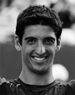 Capricorniano Thomaz Bellucci é criativo e divertido