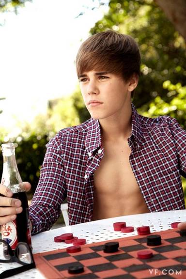Bieber é hospitalizado com reação alérgica