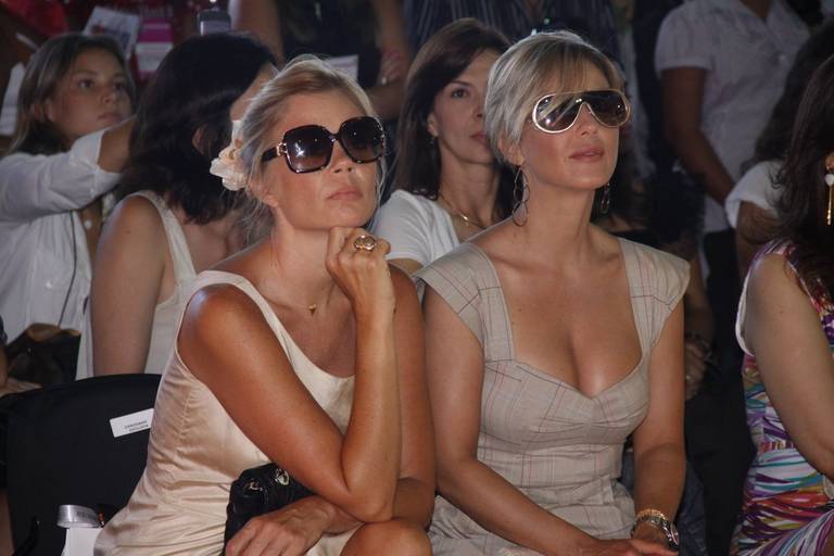 Guilhermina Guinle linda em desfile