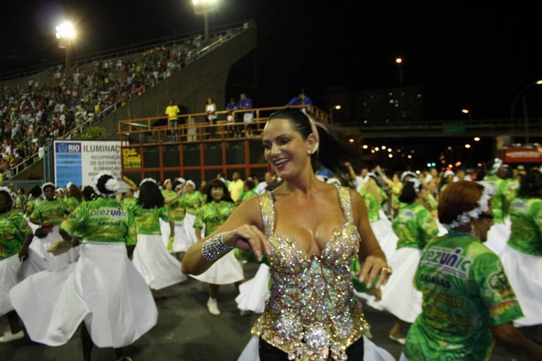 Brunet: ‘Gosto de ser rainha de bateria’