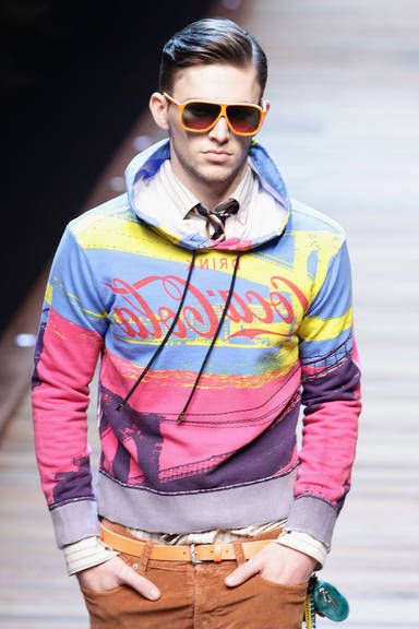 Dolce & Gabbana: muitas cores em desfile