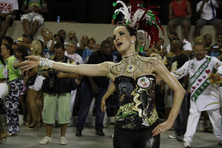 Ana Furtado: macarronada no carnaval