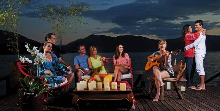 Luiza Possi faz um luau e inspira paixão em Angra