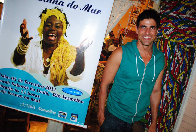 Gianecchini prova as delícias da Bahia