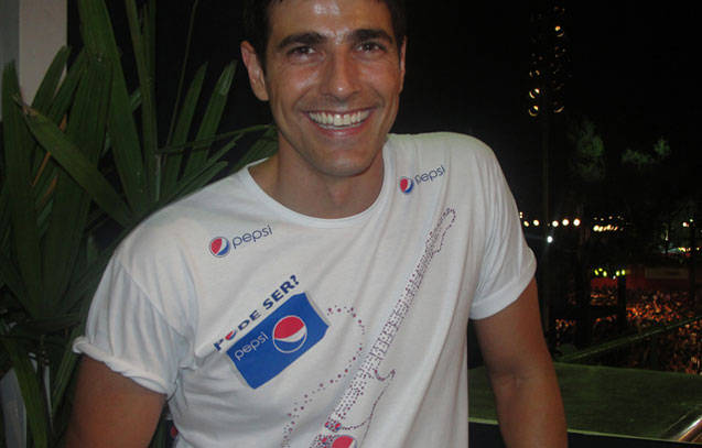 Reynaldo Gianecchini sozinho em Salvador