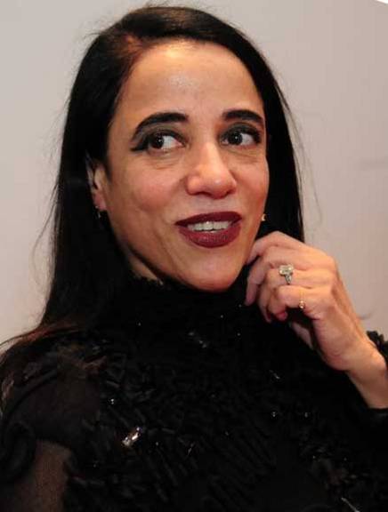 Gloria Coelho abre exposição em SP