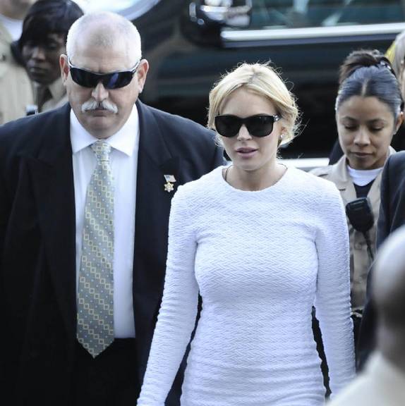 Lindsay Lohan volta ao tribunal