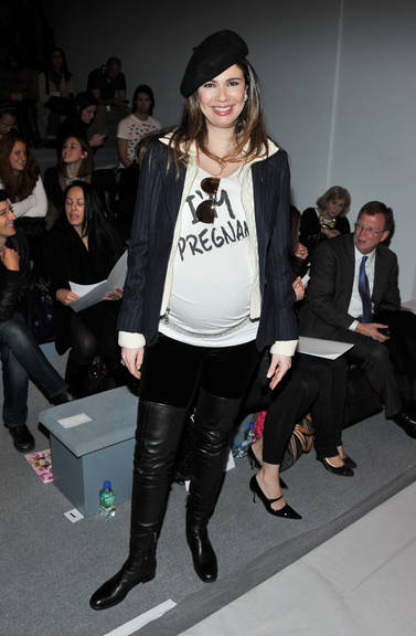 Em NY, Luciana Gimenez aprecia a moda