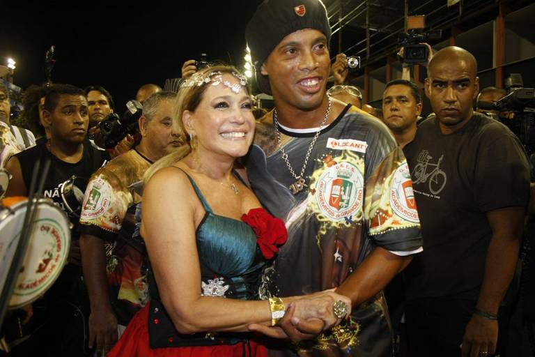 Susana Vieira e Ronaldinho no samba