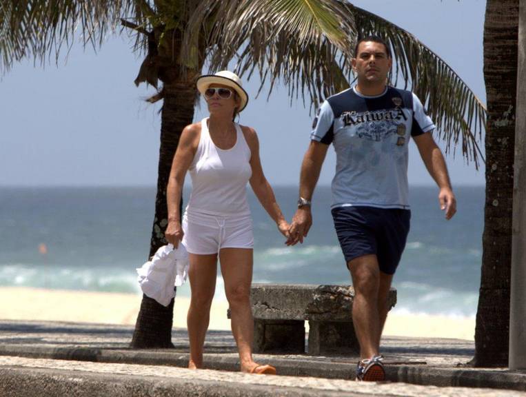 FOTO: caminhada de Ana Maria Braga