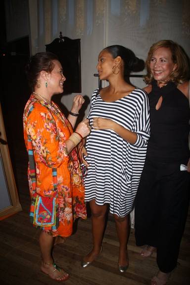 FOTO: Regina Duarte parabeniza Araújo