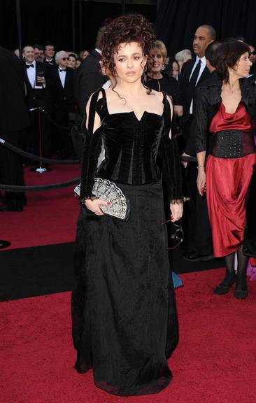 Helena Bonham Carter inova com detalhe