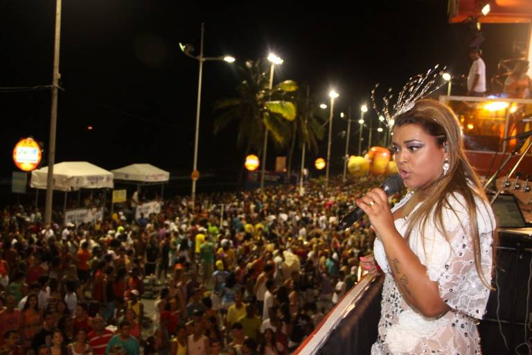 Preta Gil anima a Varanda Elétrica