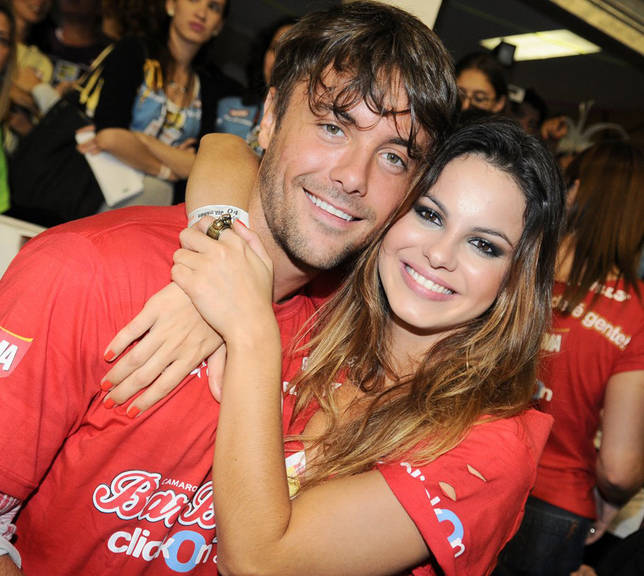 Sthefany Brito enfrenta crise ‘de cabeça erguida’
