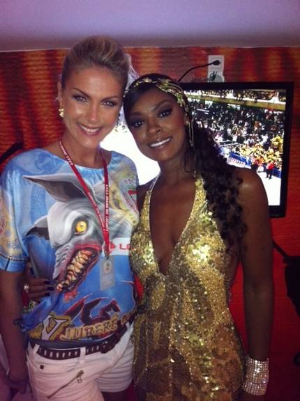 Ana Hickmann curte carnaval do Rio