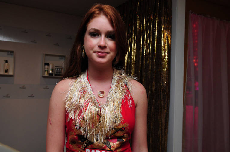 Marina Ruy Barbosa confere desfiles