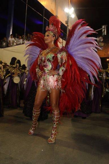 Imperatriz abre desfile das campeãs no Rio