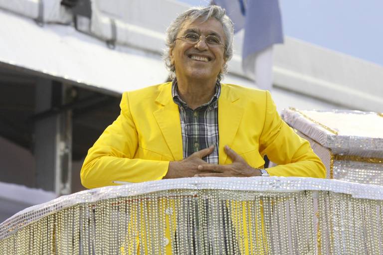 Caetano Veloso recebe homenagem