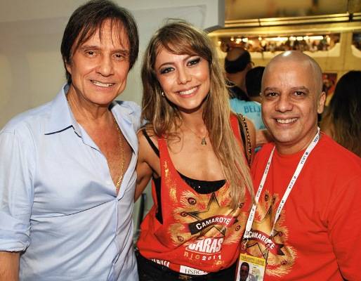 O rei mais uma vez comove os súditos no sambódromo