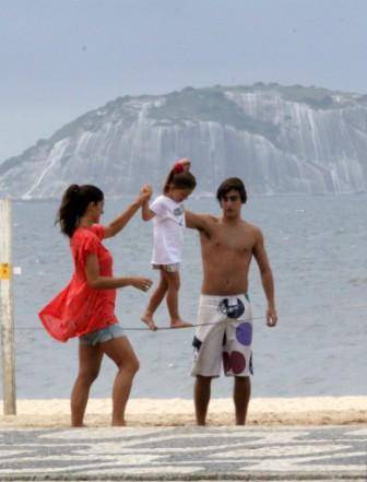 FOTO: Howlett faz farra com a filha