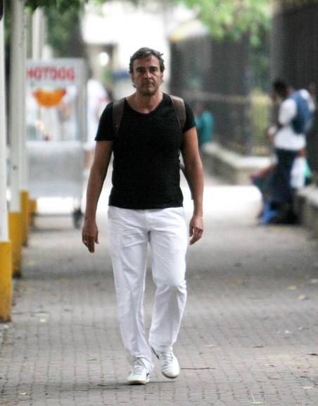 Alexandre Borges está com novo visual