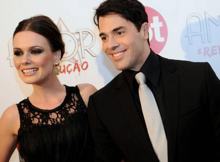 SBT reúne elenco de Amor & Revolução
