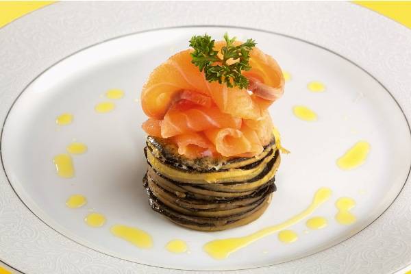 Receita Gourmet: mil-folhas de pera ao gengibre