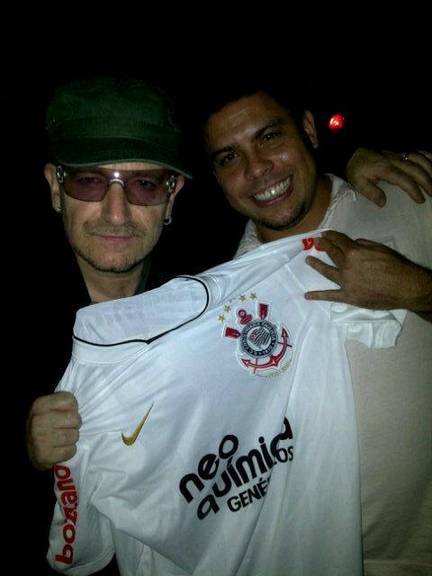A SEMANA: Ronaldo e Bono cantam em SP