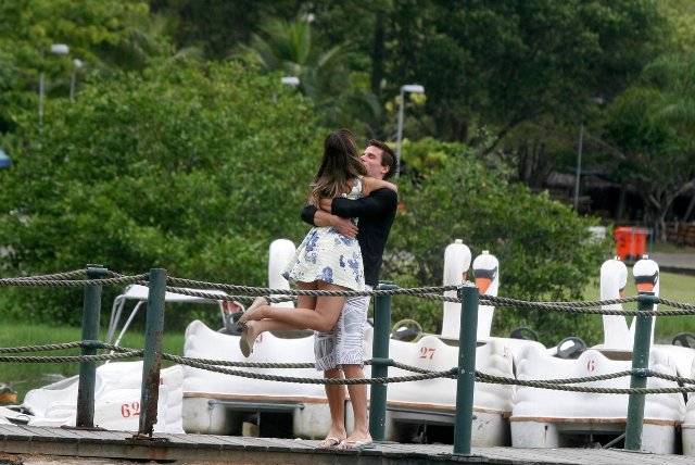Faro e Giovanna Lancellotti gravam no Rio