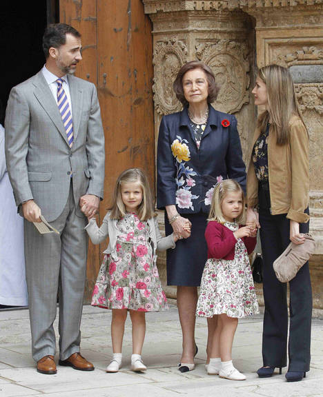 Família real abusa das flores nos looks