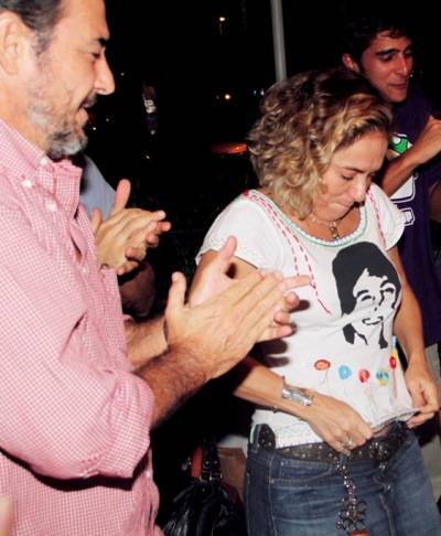 Cissa Guimarães ganha festa