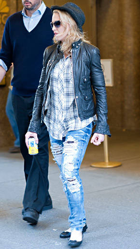 FOTO: Madonna com look “maltrapilho”