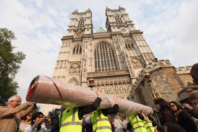 Abadia foi decorada com árvores de 6 m
