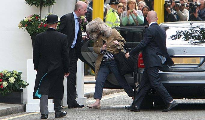 Kate pode usar McQueen no casamento