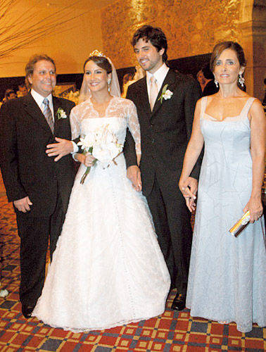 Vestido de Kate lembra outros de famosas