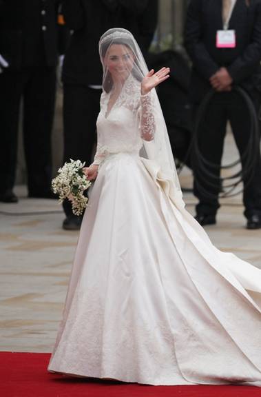 Lagerfeld e Wang elogiam vestido de Kate