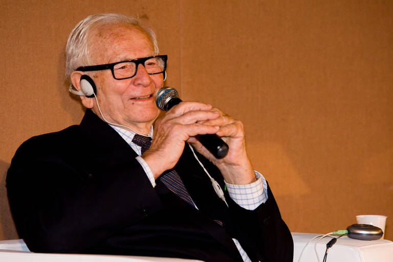 Uma aula de vida com Pierre Cardin