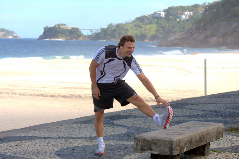 Tarde de malhação para Cássio Reis