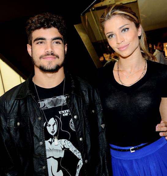 Grazi e Caio Castro brilham em SP