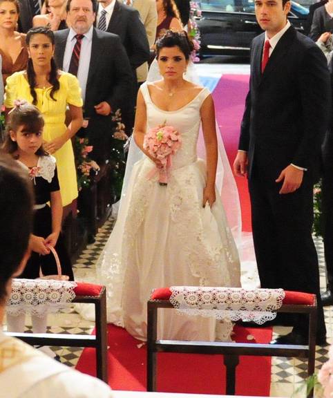 FOTO: Vanessa Giácomo vestida de noiva