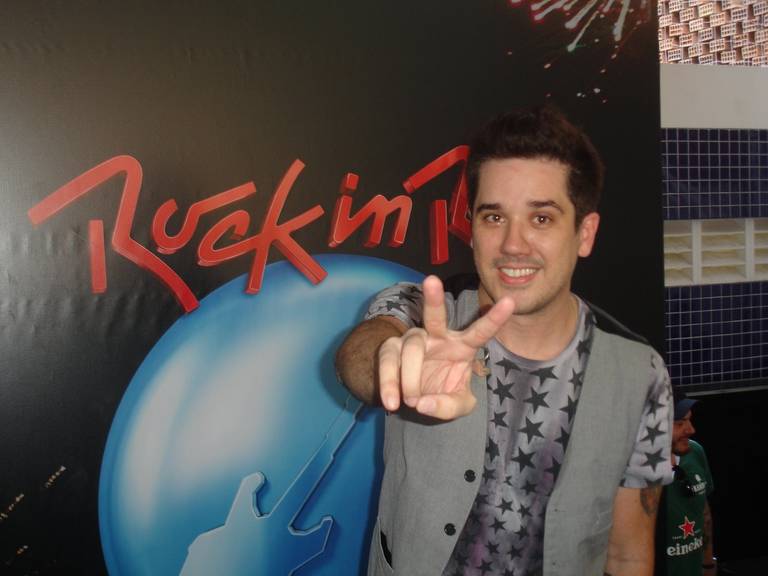 Jota Quest faz show solidário no Rio