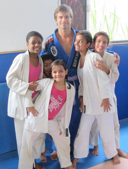 Heinrich e Kyra Gracie: jiu-jítsu em ONG