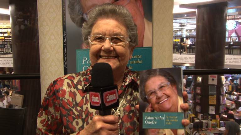 Palmirinha lança biografia: ‘Ainda não pendurei as chuteiras’