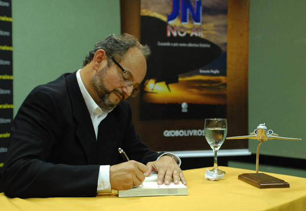Ernesto Paglia lança livro em São Paulo