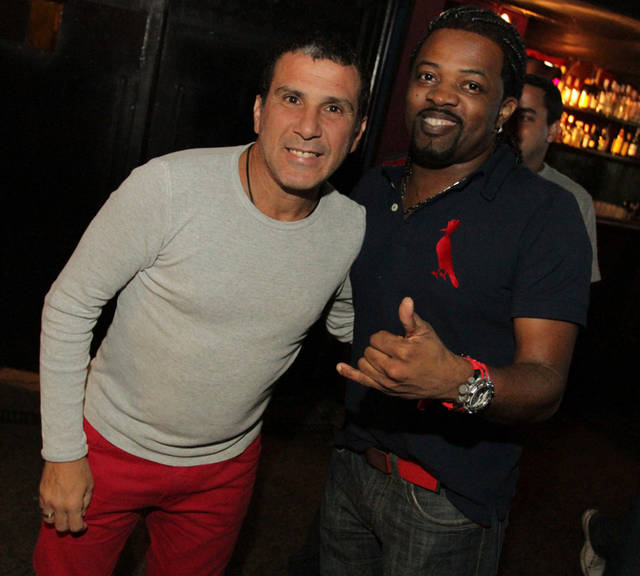 Arlindo Cruz recebe amigos em show