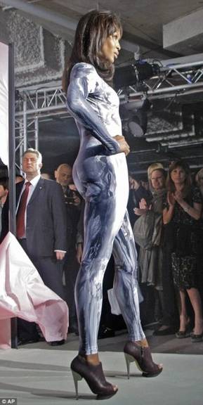 Naomi: curvas perfeitas em Moscou