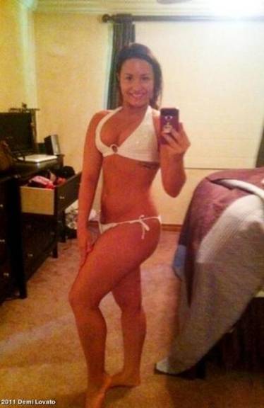 Demi Lovato publica foto de biquíni