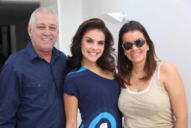 Tito Passos, Paloma Bernardi e Victória Costa